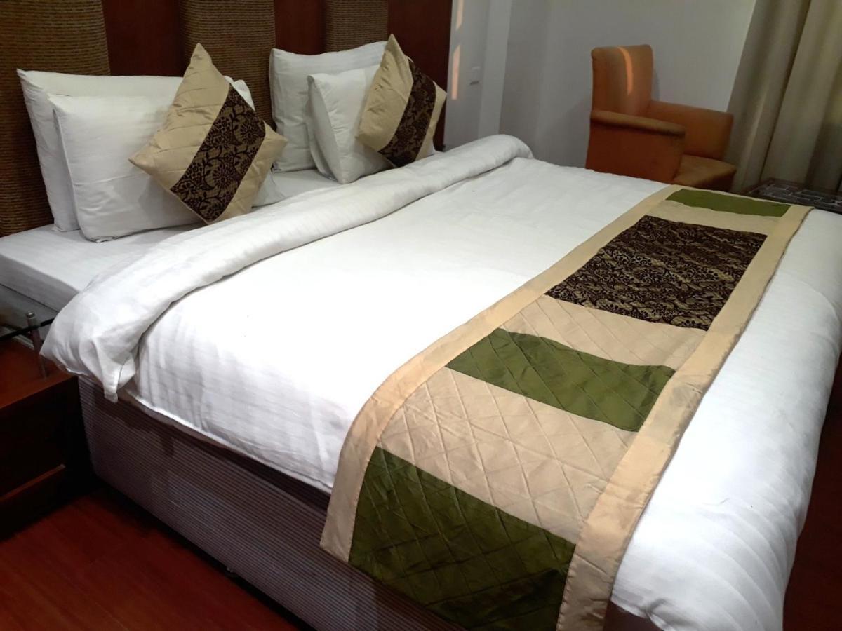 Airport Hotel Golden Bliss Near Delhi Airport Új-Delhi Kültér fotó